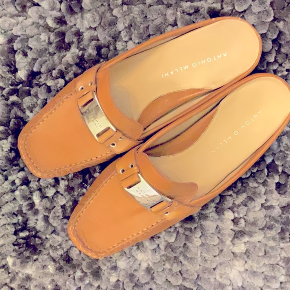 These Antonio Melani flats are made of leather and a size six
